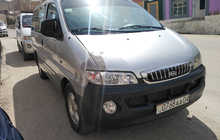 Hyundai H-1 Starex 2.7 2000 г.