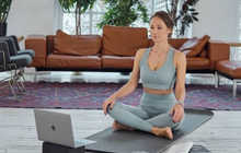 Курсы йоги онлайн — видеоуроки для начинающих и продвинутых, здоровье, гибкость и энергия!